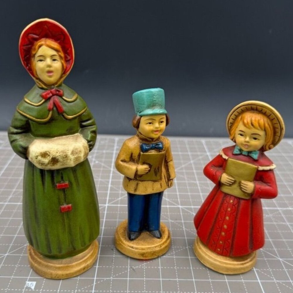 Vintage Christmas Carolers Figures  Dickens Paper Mache' Japan